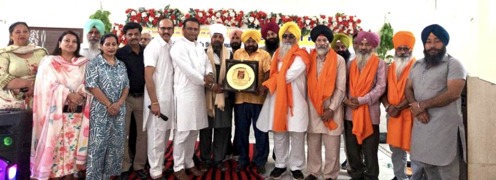 Saini Jagriti Manch Punjab honored Garib Da Mooh Guru Di Golak Sansthan Raj Ajnoha  Khalsa Ajnoha